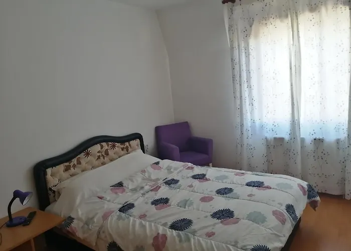 Cele-Kula Apartment